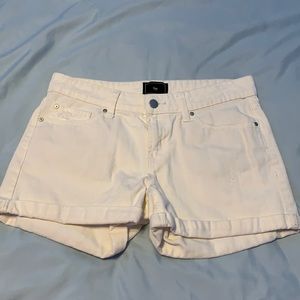 GAP Women’s Distressed White Jean Short Size 5